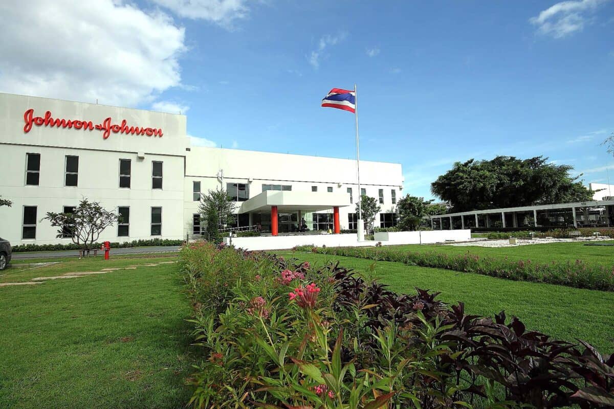 Case Study Johnson & Johnson’s AwardWinning Supply Chain Smart Factory The Manufacturing